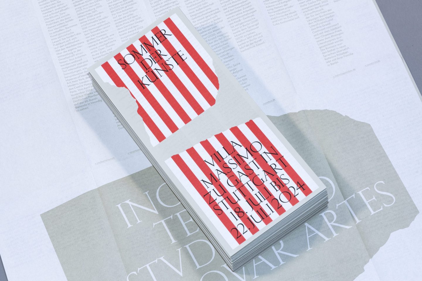 Leaflet for Sommer der Künste and Villa Massimo zu Gast in Stuttgart placed on an opened programme sheet